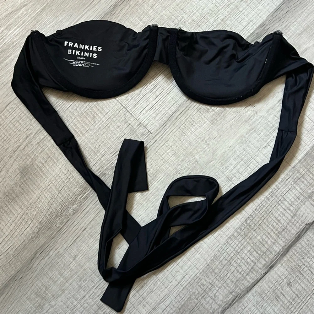 FRANKIE’S BIKINIS Cielo Underwire Bikini Top Black XL